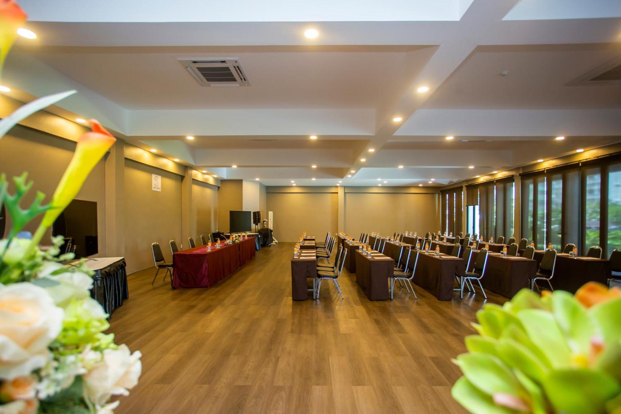Sabai Inn Pattaya Zewnętrze zdjęcie